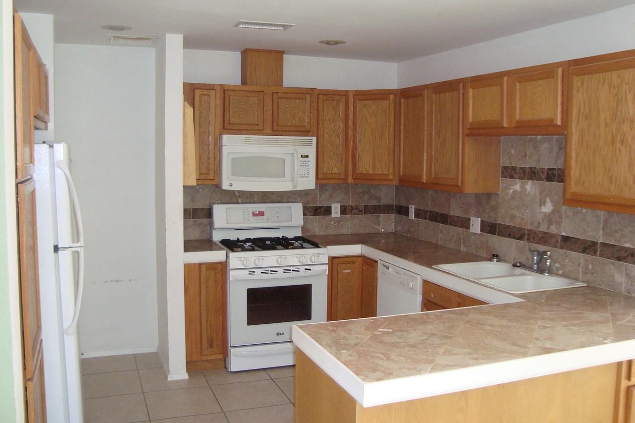 7070 Sheridan Ave - Photo 2 of 8