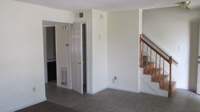 1303 Royal Oaks Cove - Photo 3 of 8