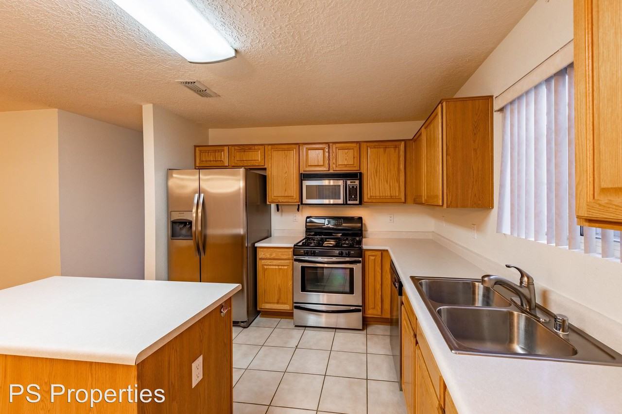 7708 Tanbark Ct Nw - Photo 3 of 24