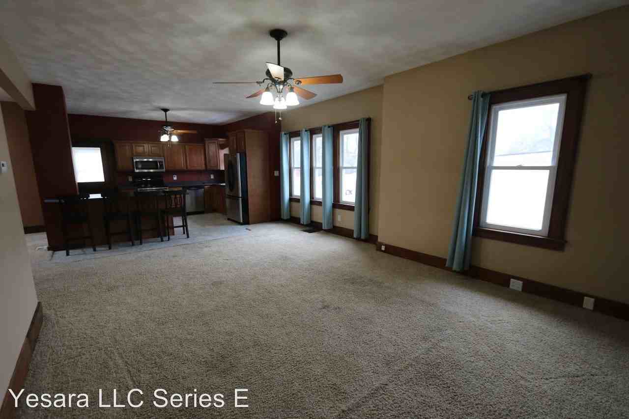 322 Gratton St - Photo 3 of 21