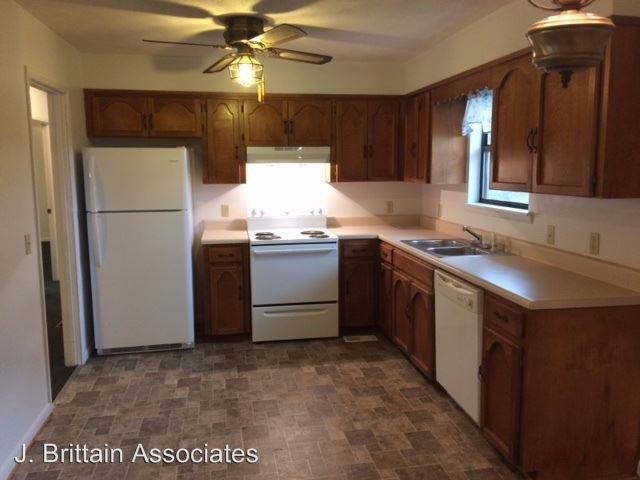 407 Hilltop Road - Photo 3 of 19