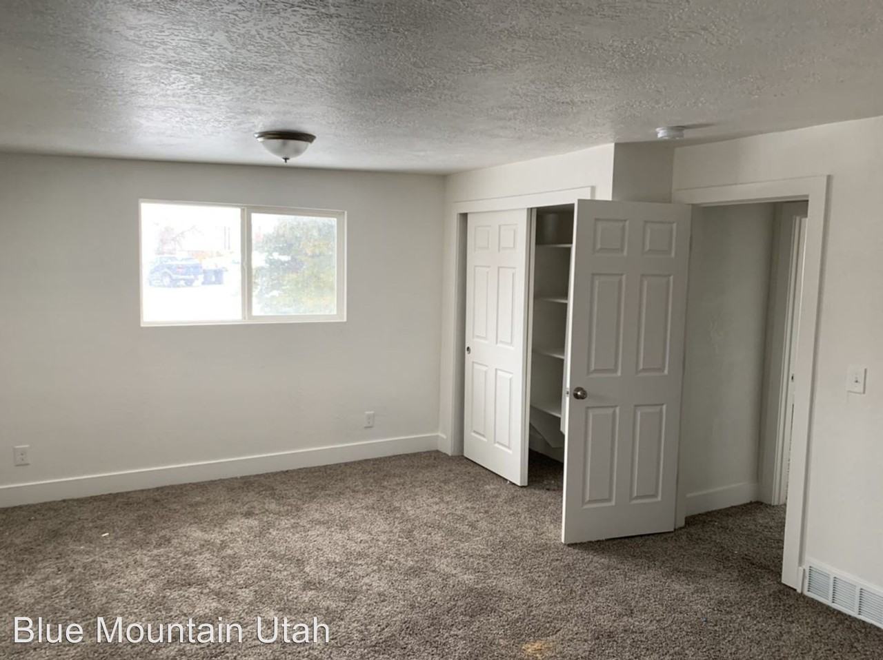 4765 S 575 W - Photo 3 of 10