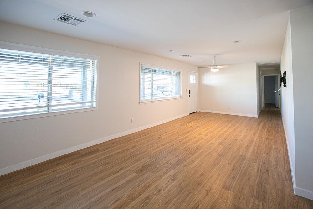 107 E Park Ave - Photo 6 of 32