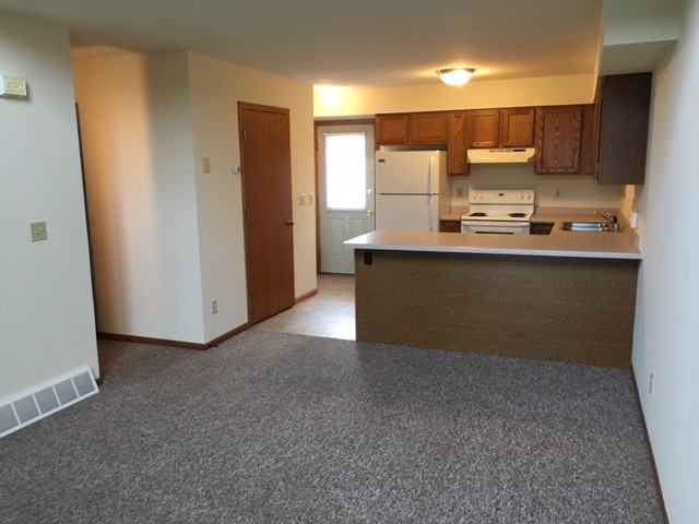 206 Redwood Ln - Photo 3 of 14