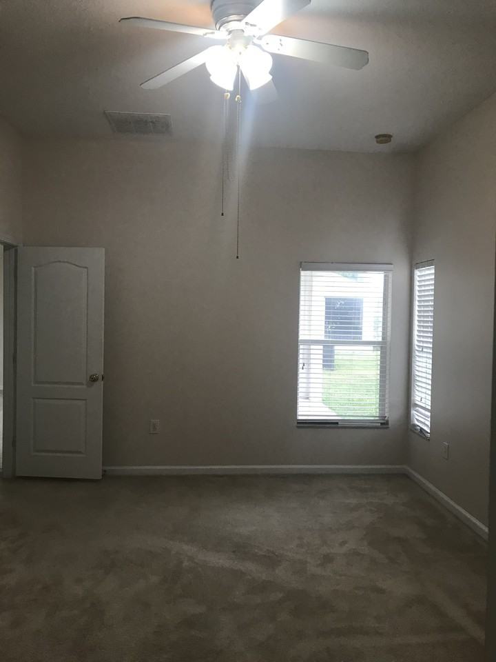 7730 Outerbridge St - Photo 2 of 15