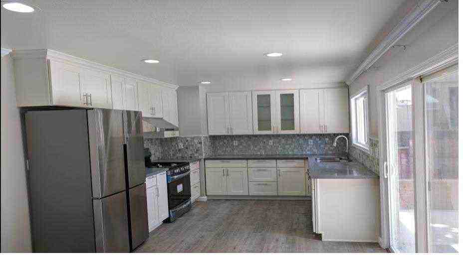 3159 Durant Avenue - Photo 3 of 10