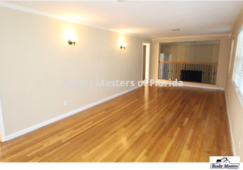 5814 Saint Benedict Ave - Photo 3 of 11