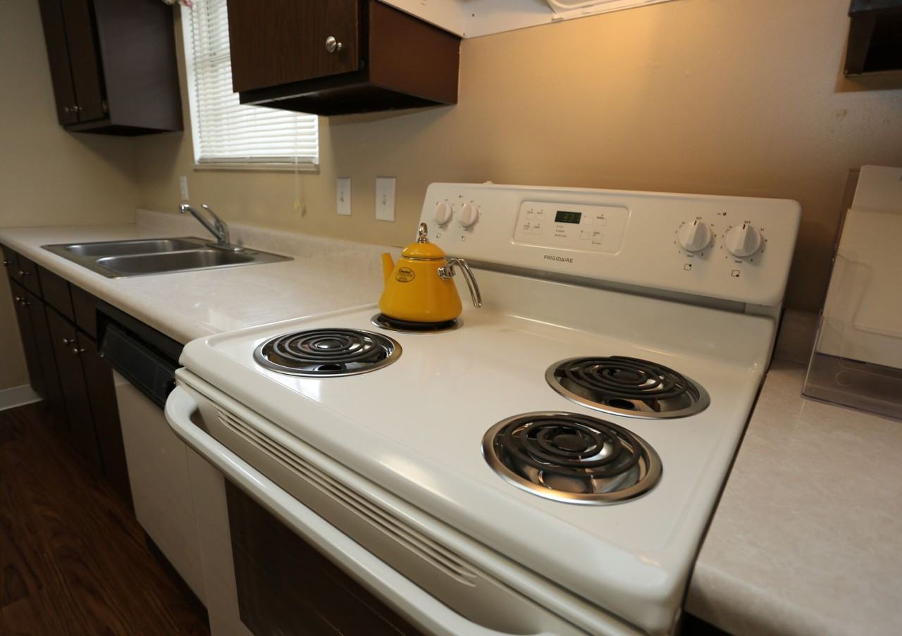 Four Seasons Apartments & Townhomes - Photo 5 of 64