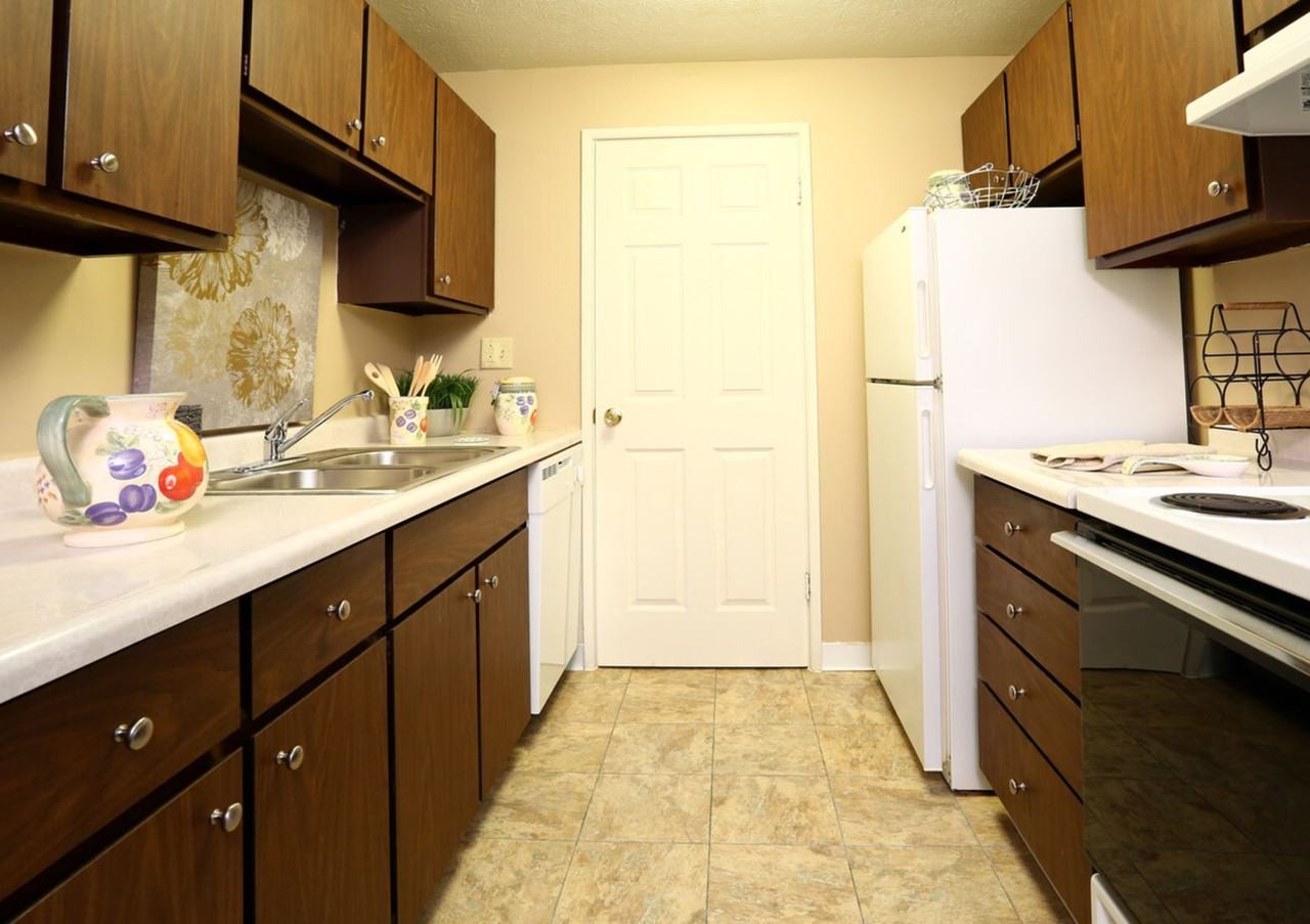 Four Seasons Apartments & Townhomes - Photo 7 of 64