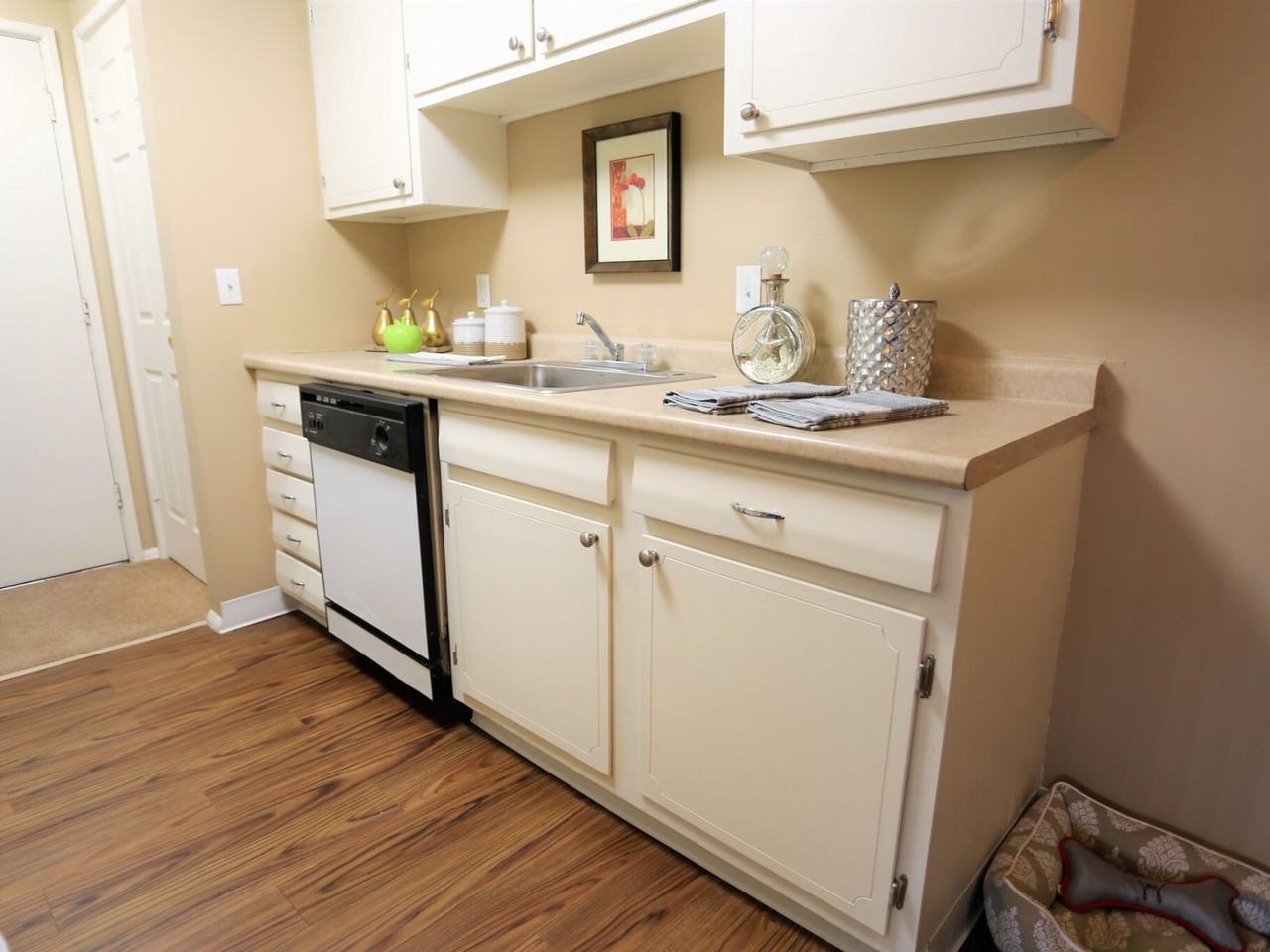 Kerrybrook Apartments - Photo 5 of 34