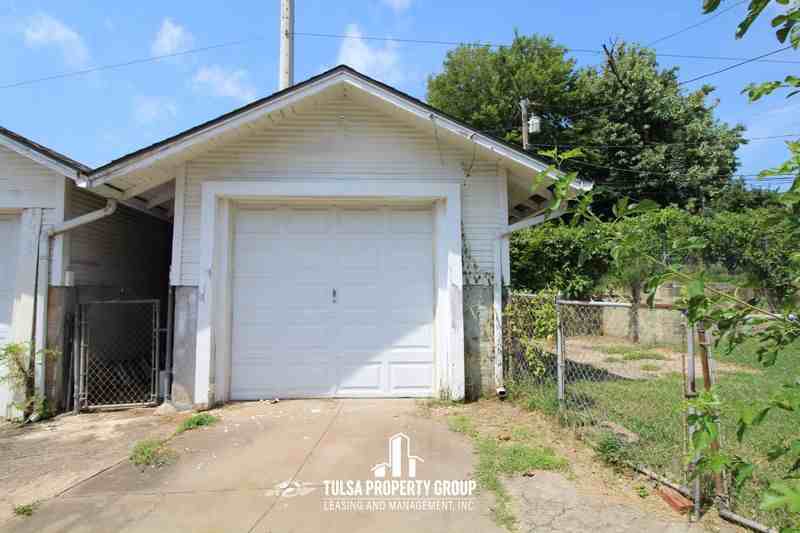 1310 S Indian Ave - Photo 2 of 19