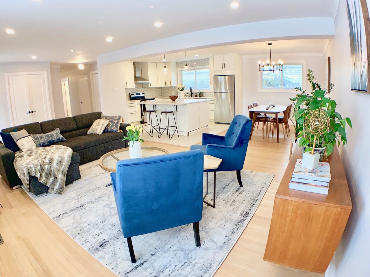 1470 Chomley Crescent - Photo 5 of 9