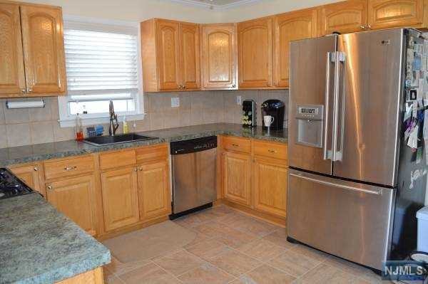 441 Midland Avenue - Photo 2 of 22