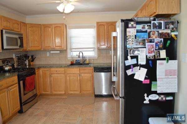 441 Midland Avenue - Photo 3 of 22