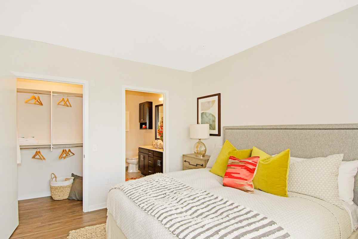 Woodmont Bay Club - Photo 3 of 27