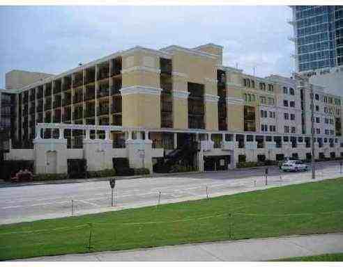 151 E Washington St #327