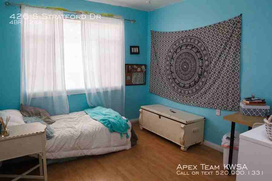 426 S Stratford Dr - Photo 3 of 13