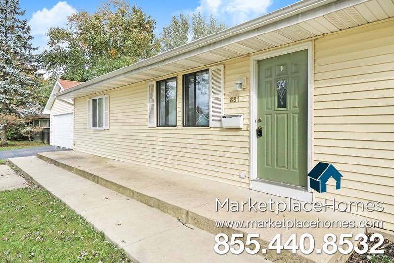 881 Northampton Dr - Photo 3 of 15