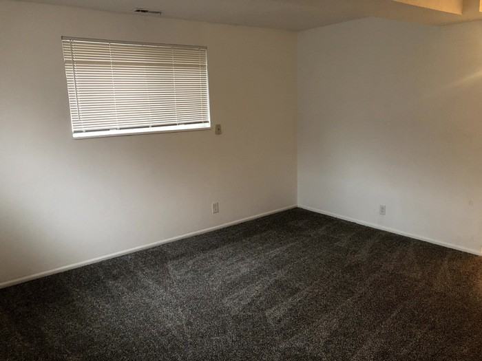 155 W Wentworth Ave #A - Photo 2 of 23