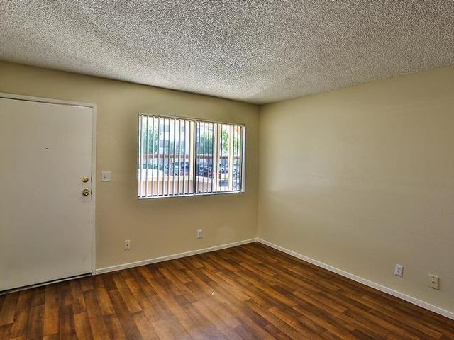 5055 Jeffreys St - Photo 4 of 15