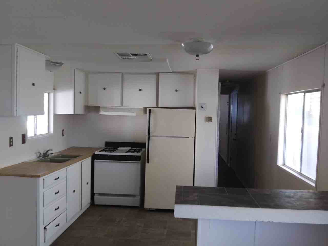 18 W Allen St - Photo 2 of 3