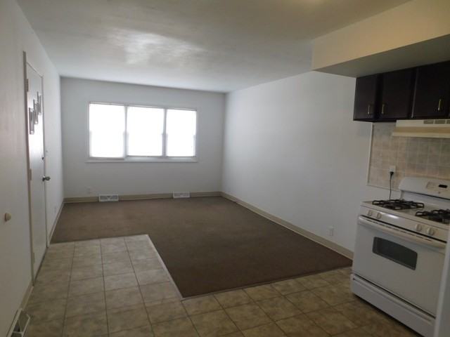 1012 Garfield - Photo 2 of 11