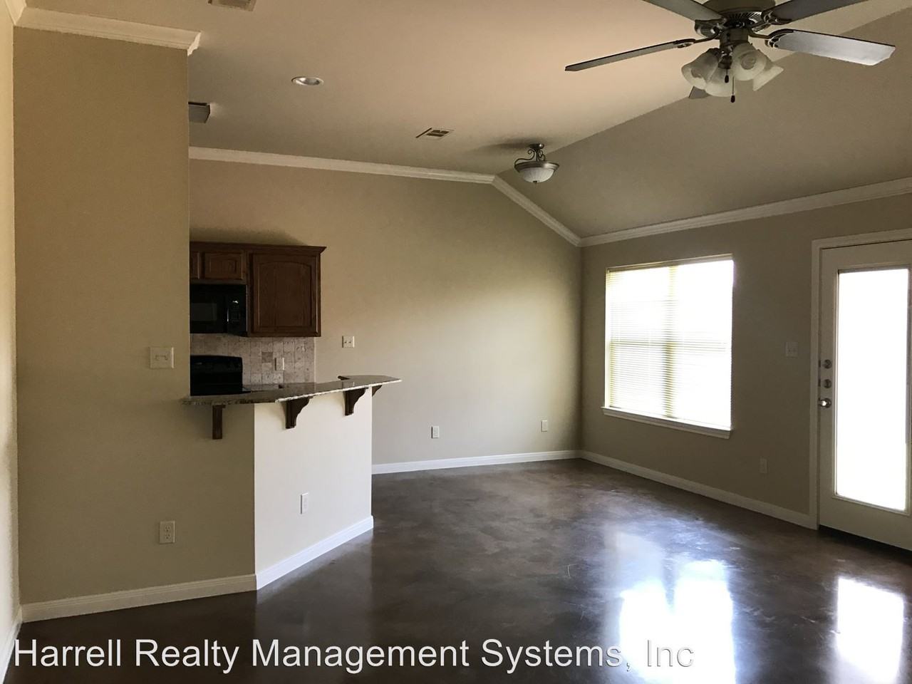 638 Park Lane - Photo 2 of 8