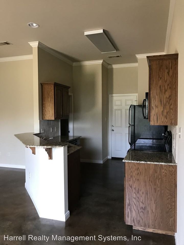 638 Park Lane - Photo 3 of 8