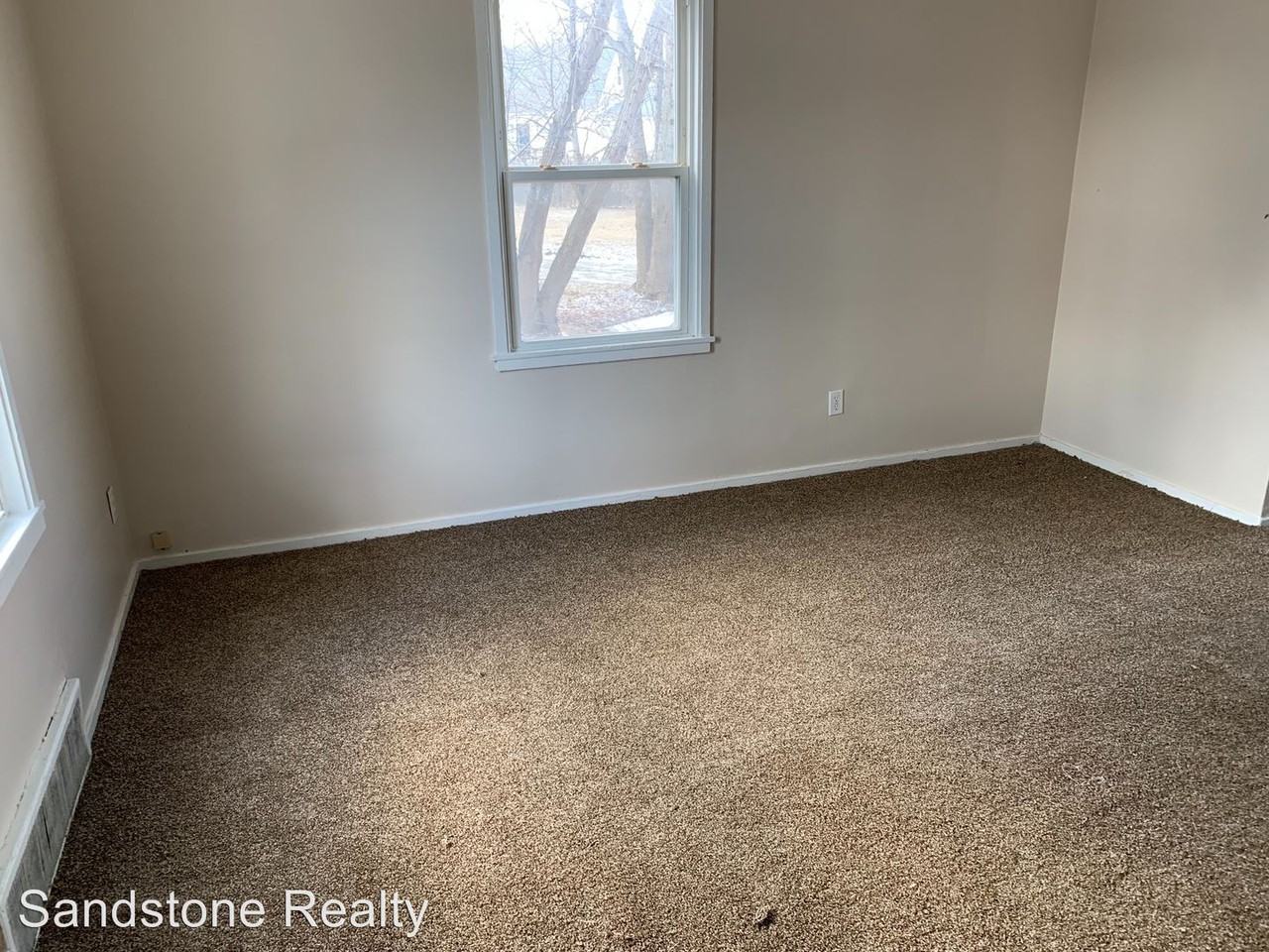 918-920 N. Central Dr - Photo 2 of 11