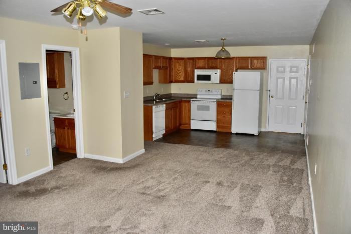 531 W Penn Avenue - Photo 2 of 11