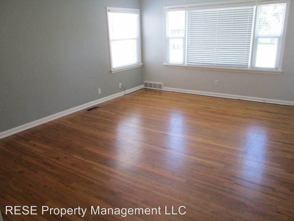 734 S 560 E - Photo 2 of 36