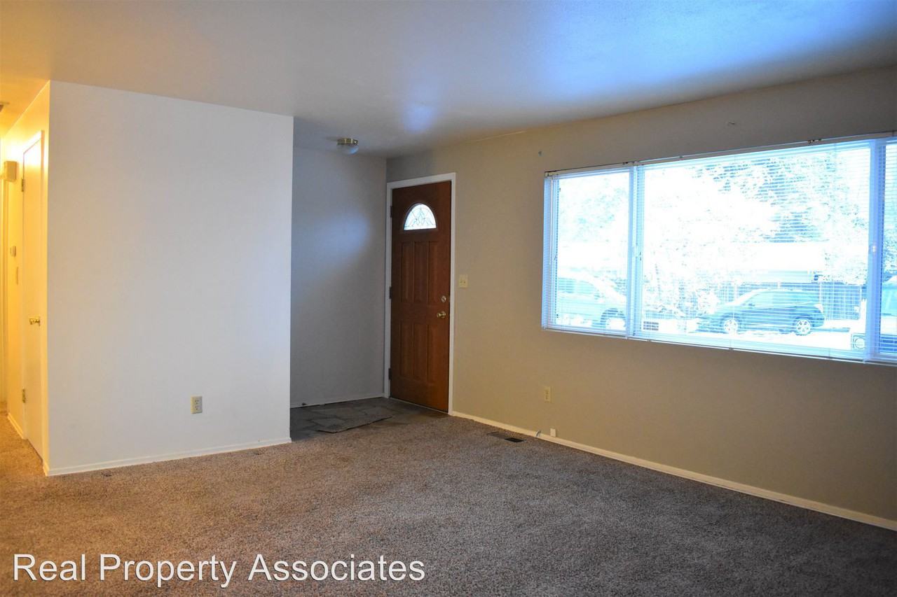 8750 Ne 140th Pl - Photo 2 of 14