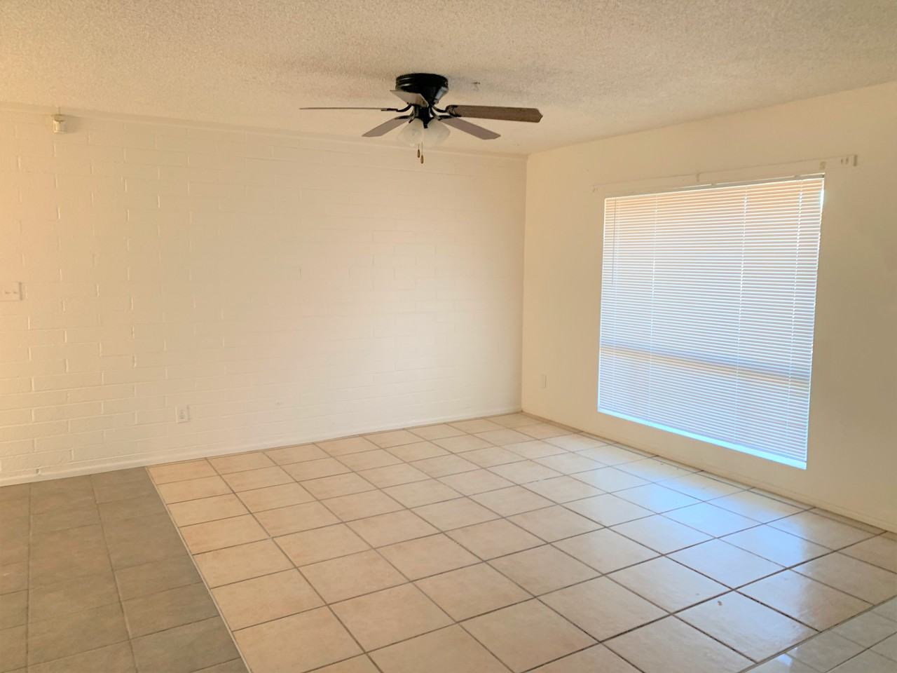 1601 W Darrel Rd - Photo 2 of 11