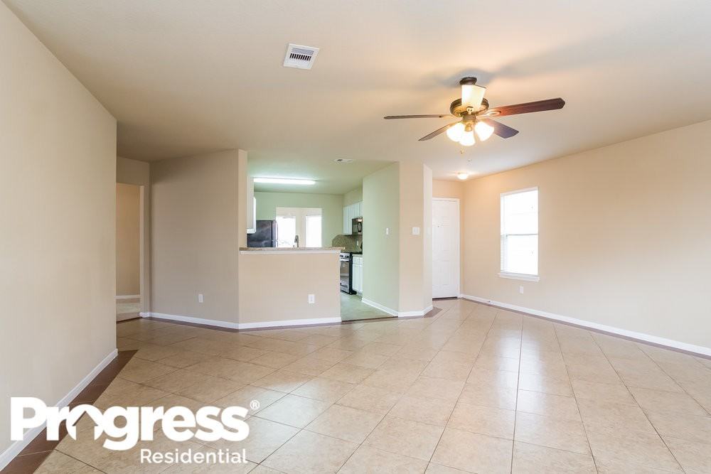 11026 Vanilla Cir - Photo 3 of 17