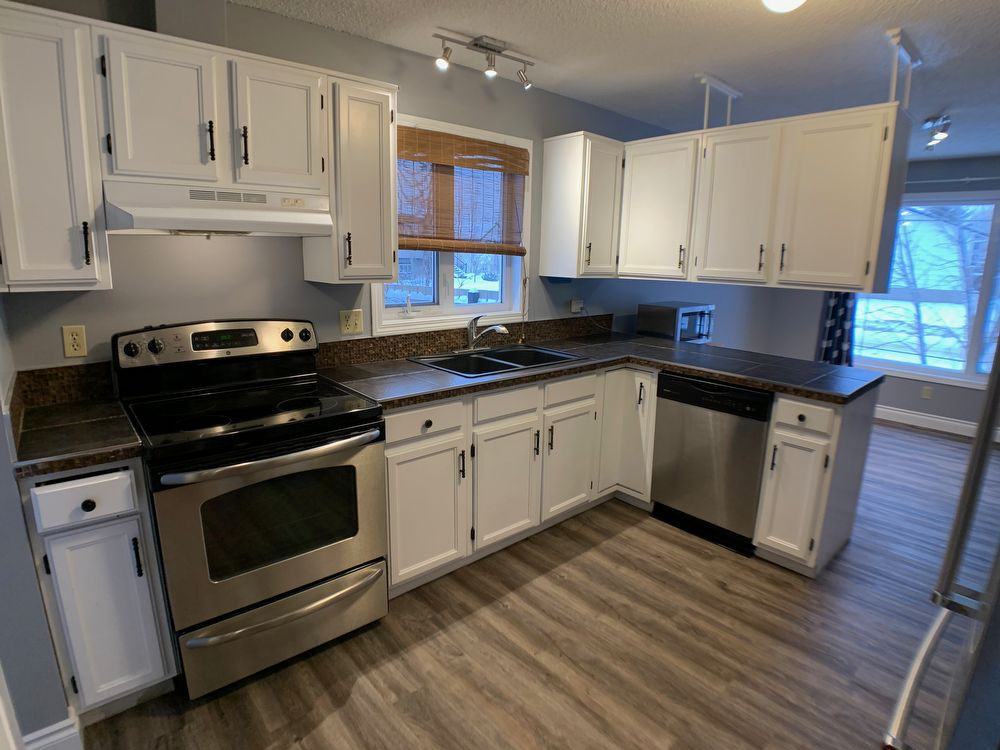 172 Fullerton Dr - Photo 2 of 25