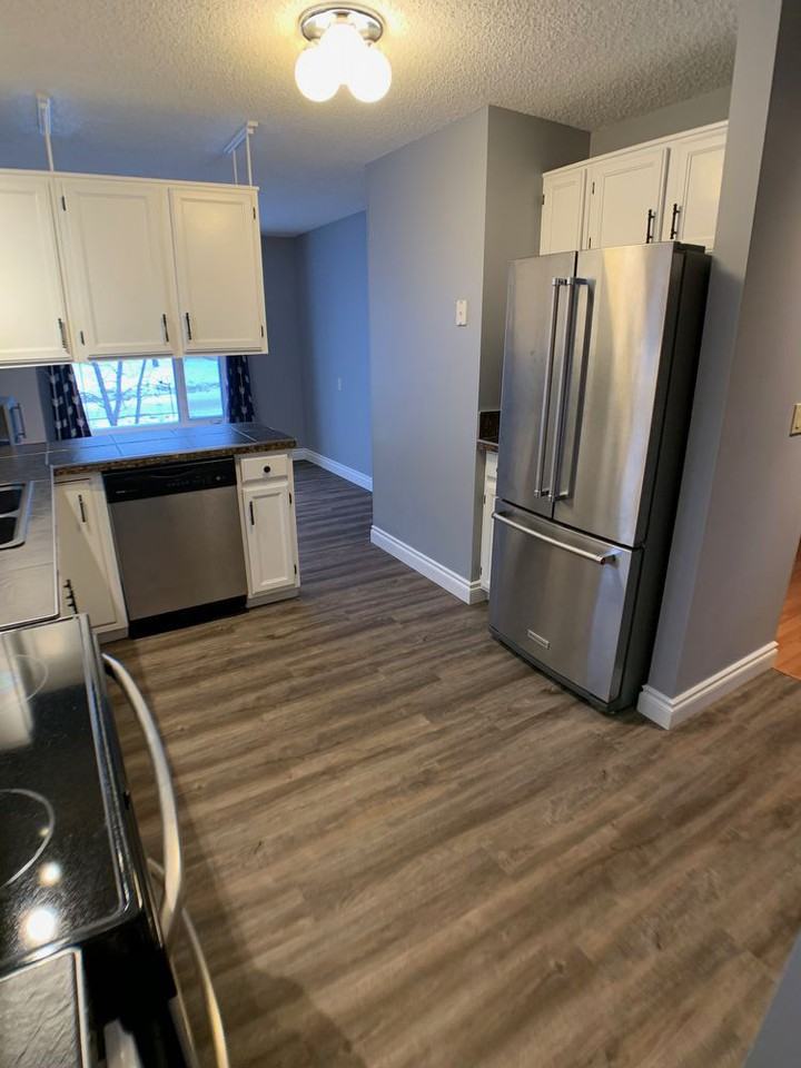 172 Fullerton Dr - Photo 3 of 25