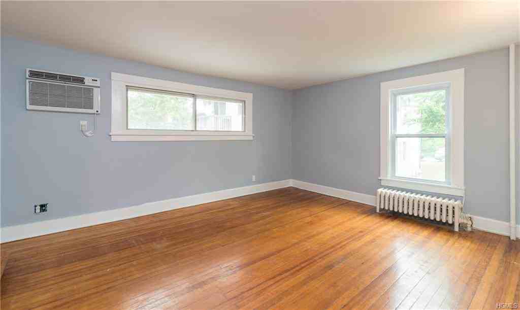 66 Gregory Avenue - Photo 3 of 22