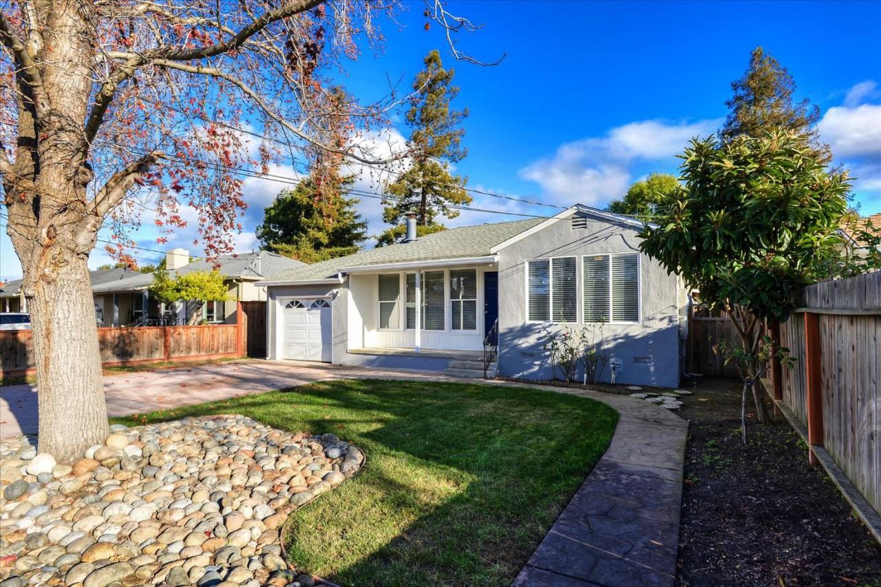 816 6th Ave - Photo 3 of 24