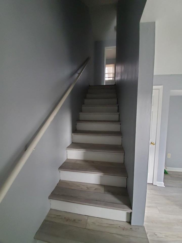 1918 Greenbrier Ave Se - Photo 2 of 3