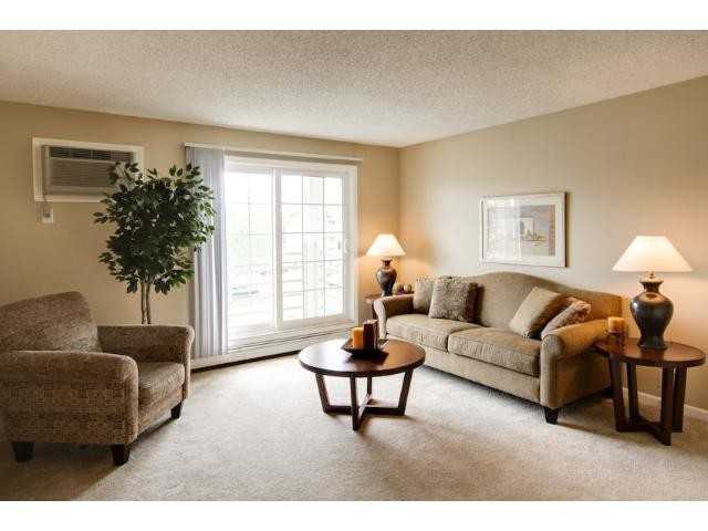 2901 Cutters Grove Ave - Photo 3 of 8