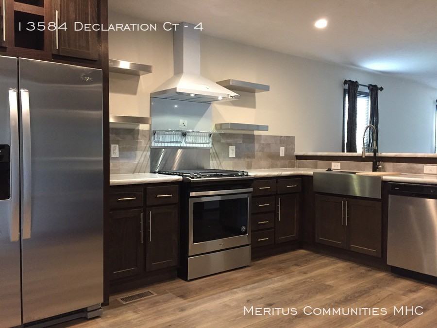 13584 Declaration Ct #4 - Photo 3 of 18