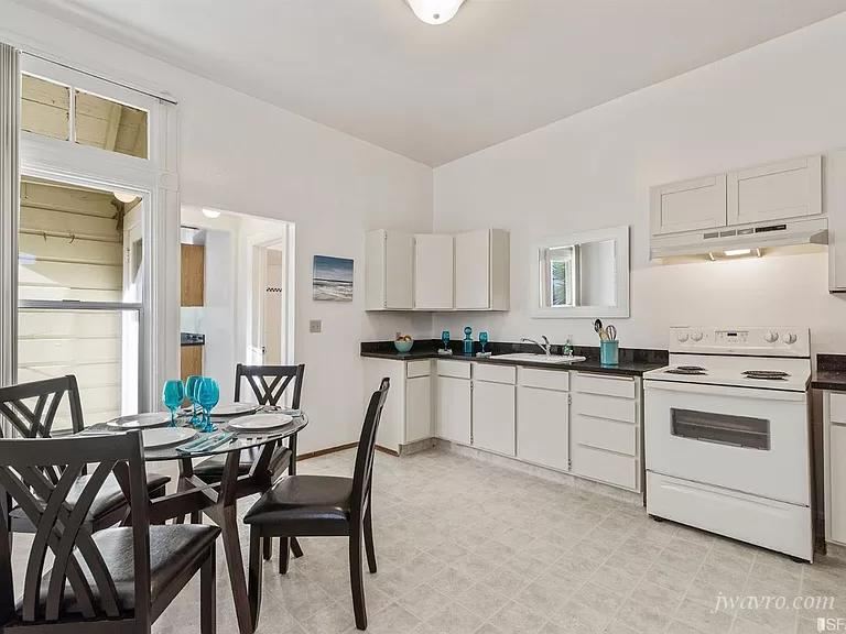 228 Vicksburg - Photo 3 of 18