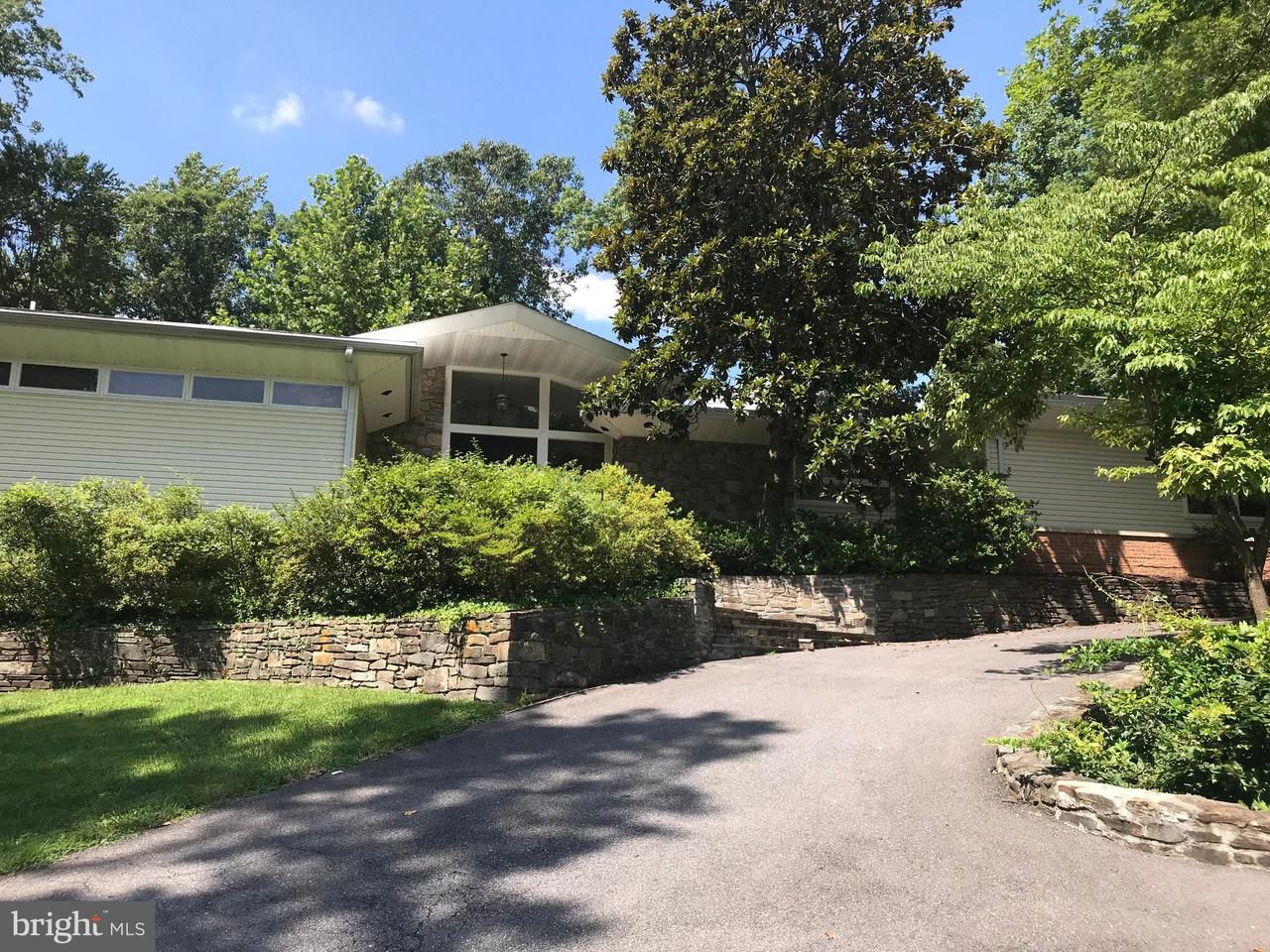 7223 Selkirk Drive, Bethesda, MD 20817 7 Bedroom House for 6,000/month