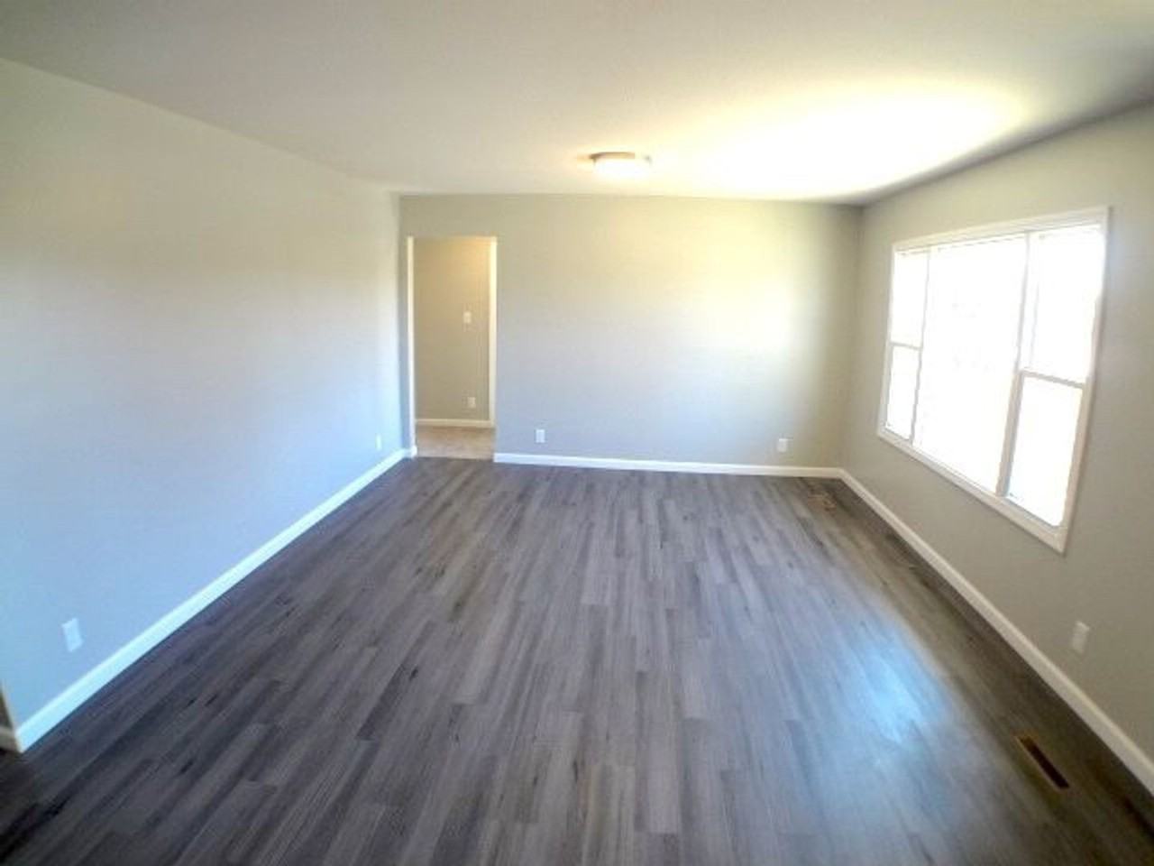 1207 N Plum St - Photo 2 of 12