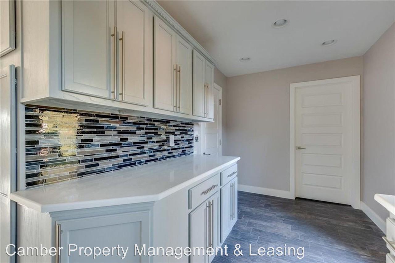 6228 North Grand Blvd - Photo 2 of 15