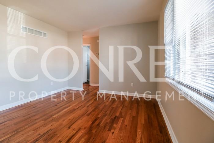 5221 Northeast 56th Place - Photo 2 of 8