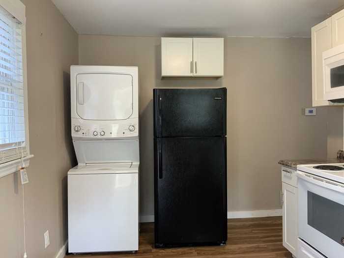 633 Miller Street - Photo 3 of 13