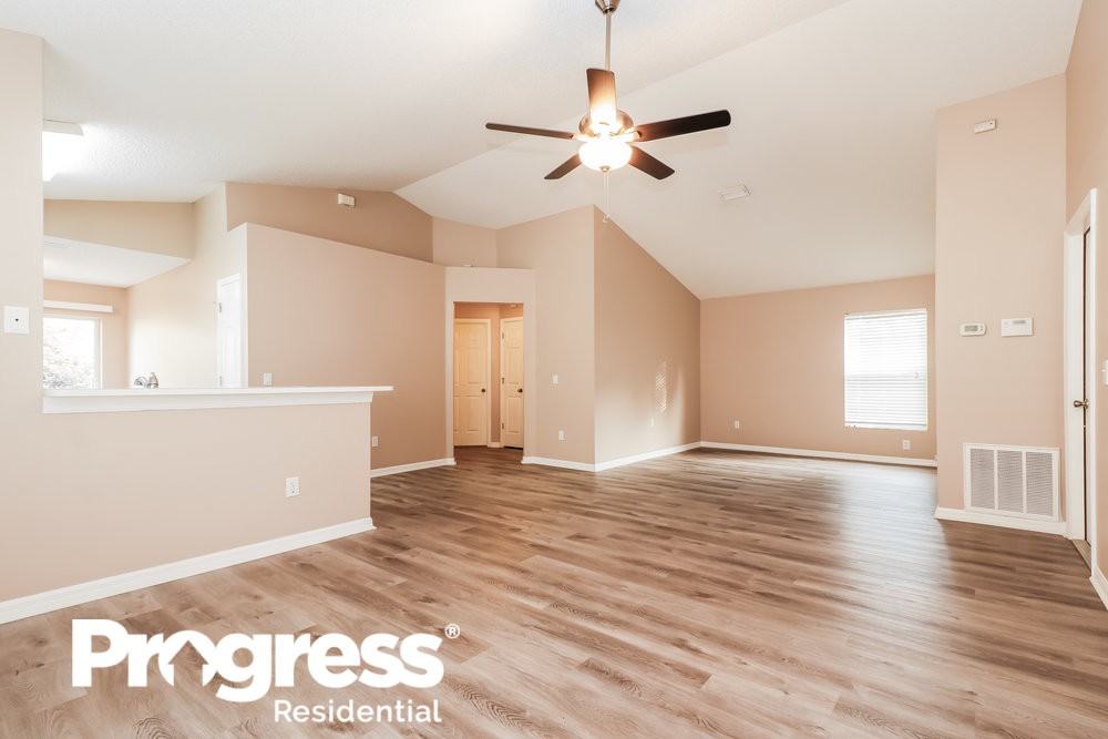 1900 Falling Star Ln - Photo 3 of 16