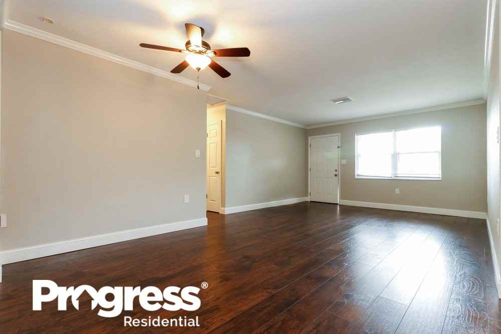 8643 Paxton Dr - Photo 3 of 16