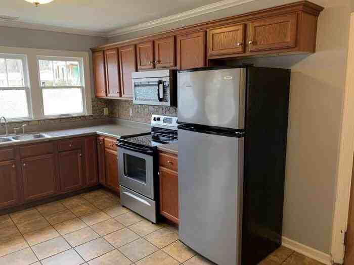 105 Leon Drive - Photo 3 of 15